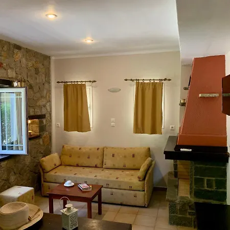 Dimarion Vilă Áyios Nikítas