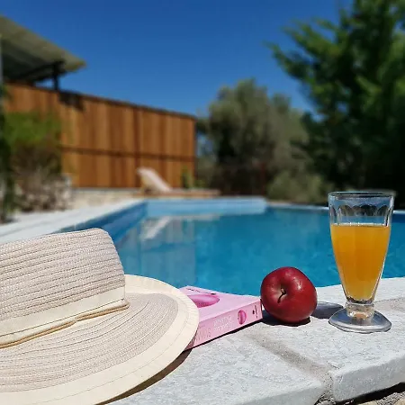 Villa Dimarion Villas *